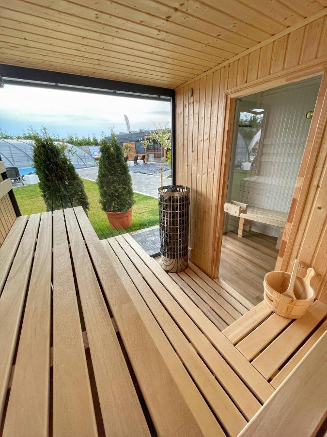 Rresort - Domki Z Krytym I Podgrzewanym Basenem, Sauna, Wifi, Parking W Cenie! เรวัล ภายนอก รูปภาพ