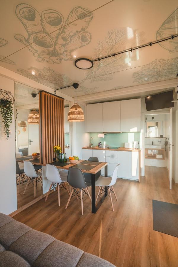 Rresort - Domki Z Krytym I Podgrzewanym Basenem, Sauna, Wifi, Parking W Cenie! เรวัล ภายนอก รูปภาพ