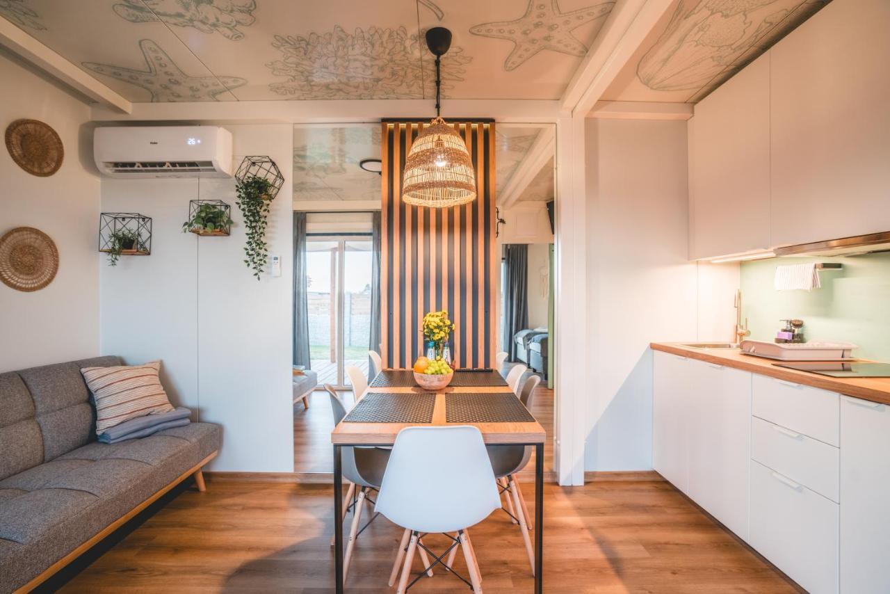 Rresort - Domki Z Krytym I Podgrzewanym Basenem, Sauna, Wifi, Parking W Cenie! เรวัล ภายนอก รูปภาพ