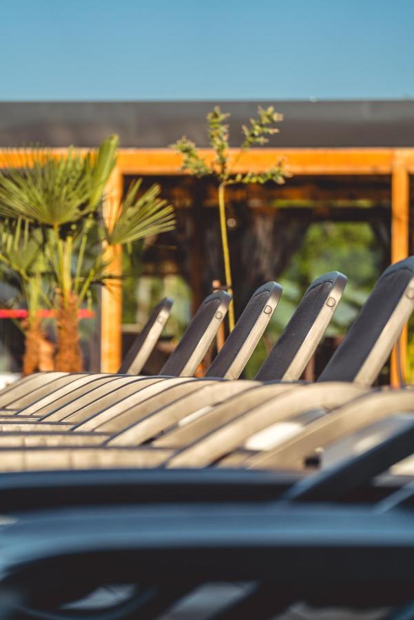 Rresort - Domki Z Krytym I Podgrzewanym Basenem, Sauna, Wifi, Parking W Cenie! เรวัล ภายนอก รูปภาพ