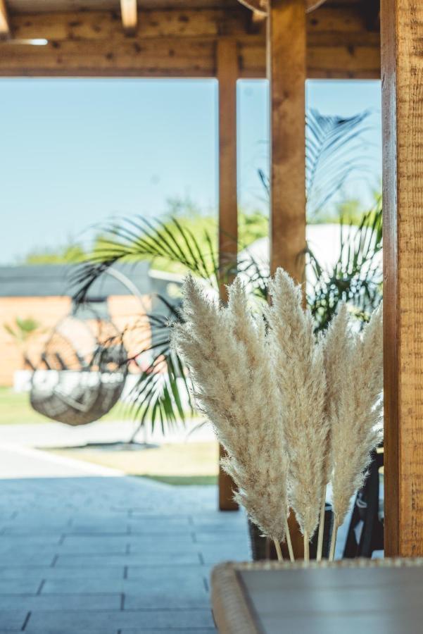 Rresort - Domki Z Krytym I Podgrzewanym Basenem, Sauna, Wifi, Parking W Cenie! เรวัล ภายนอก รูปภาพ