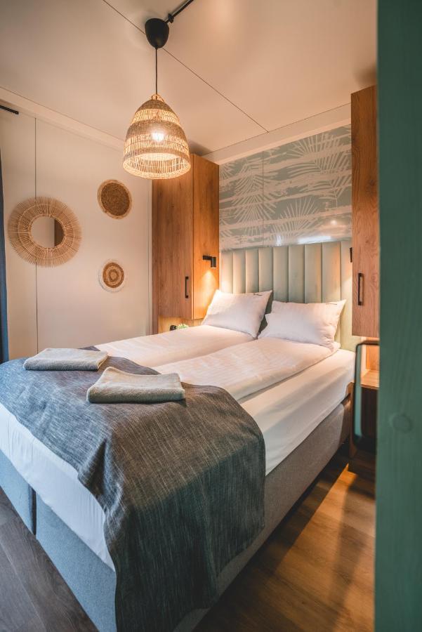 Rresort - Domki Z Krytym I Podgrzewanym Basenem, Sauna, Wifi, Parking W Cenie! เรวัล ภายนอก รูปภาพ