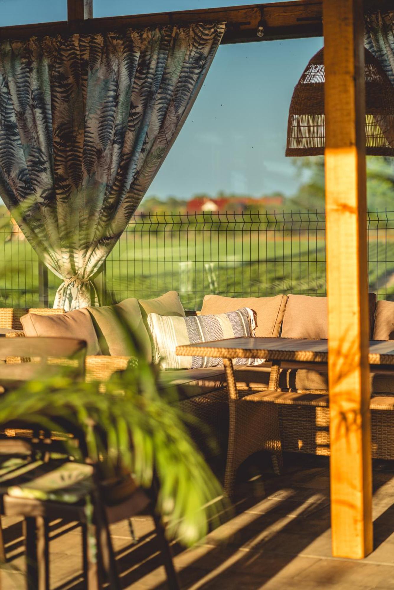 Rresort - Domki Z Krytym I Podgrzewanym Basenem, Sauna, Wifi, Parking W Cenie! เรวัล ภายนอก รูปภาพ