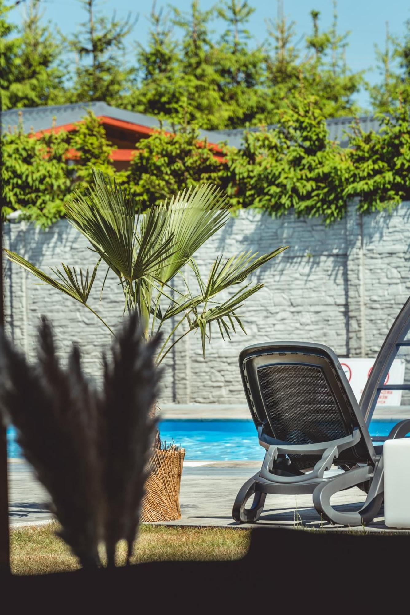 Rresort - Domki Z Krytym I Podgrzewanym Basenem, Sauna, Wifi, Parking W Cenie! เรวัล ภายนอก รูปภาพ