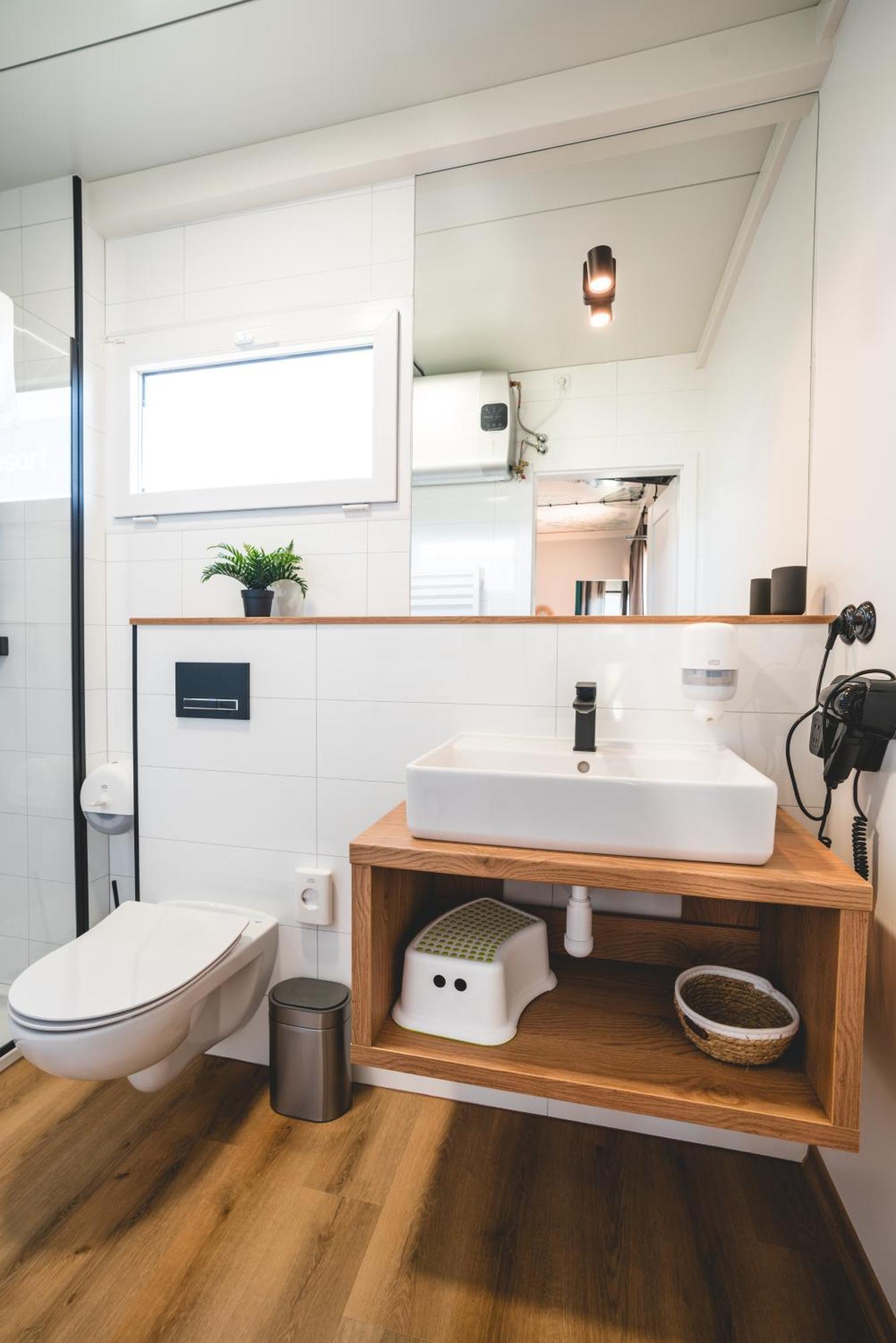 Rresort - Domki Z Krytym I Podgrzewanym Basenem, Sauna, Wifi, Parking W Cenie! เรวัล ภายนอก รูปภาพ